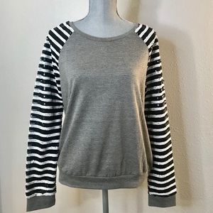 BLACK & WHITE STRIPE LONG SLEEVE